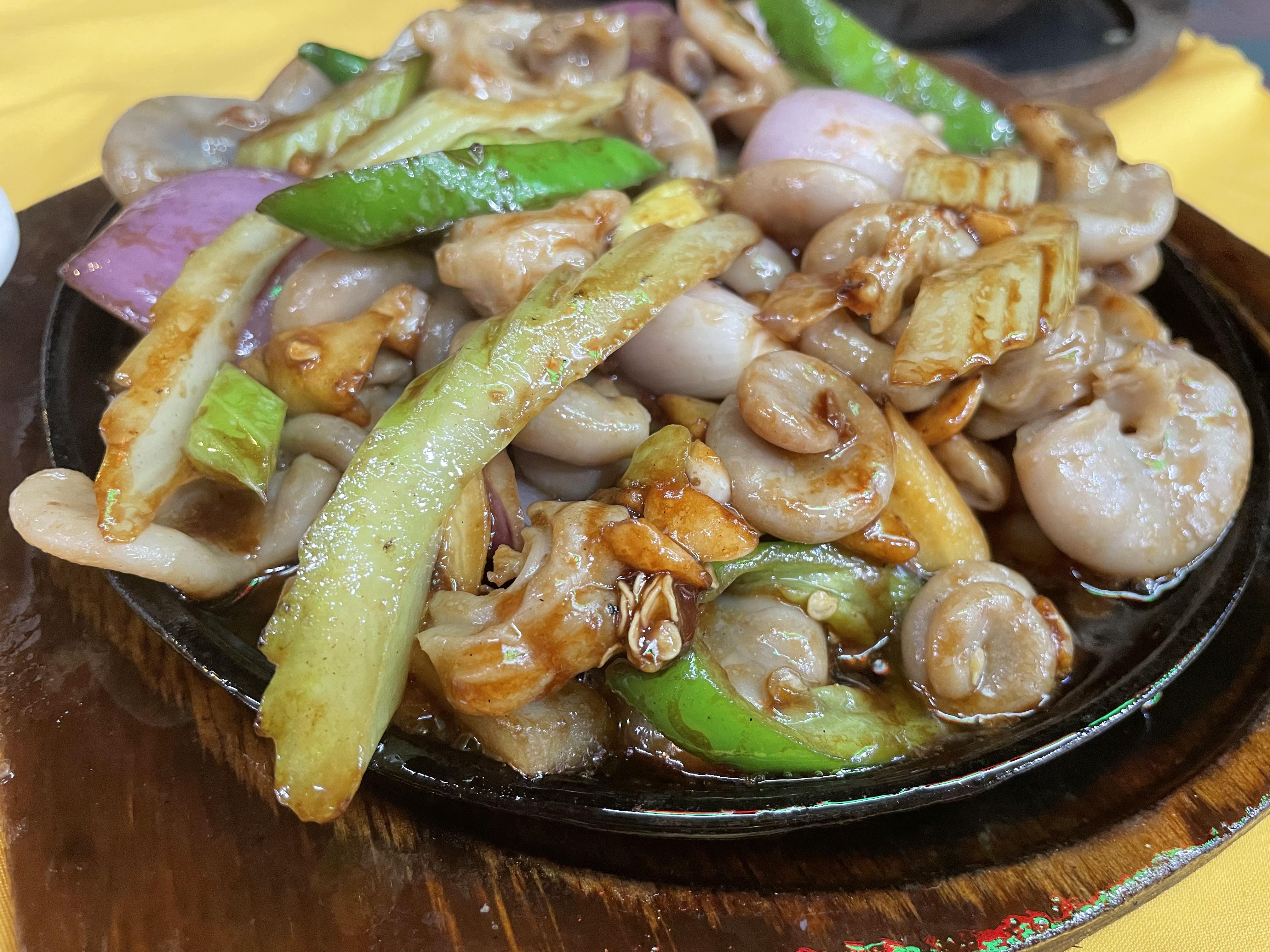 朋友圈里怎样隐藏点赞那么她到底是一个什么样的人