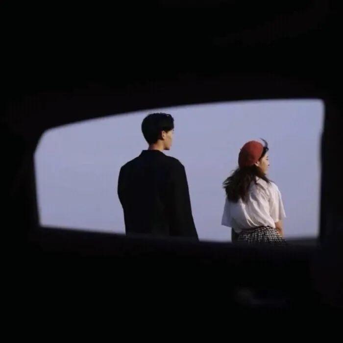 能看朋友圈但不能赞封面看别人状态背景会被看到吗