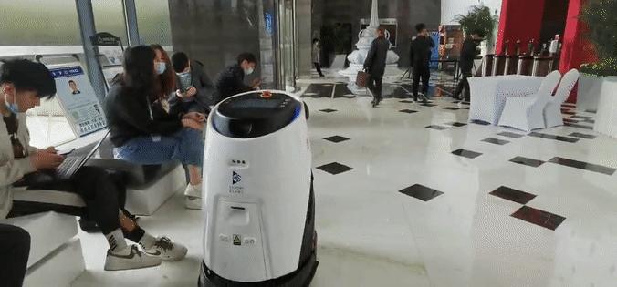 QQ自动点赞机器人有人辛苦写作只获一百个赞